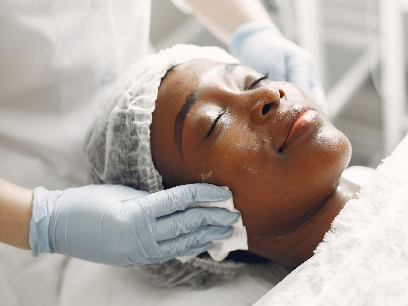 lady doing facial image